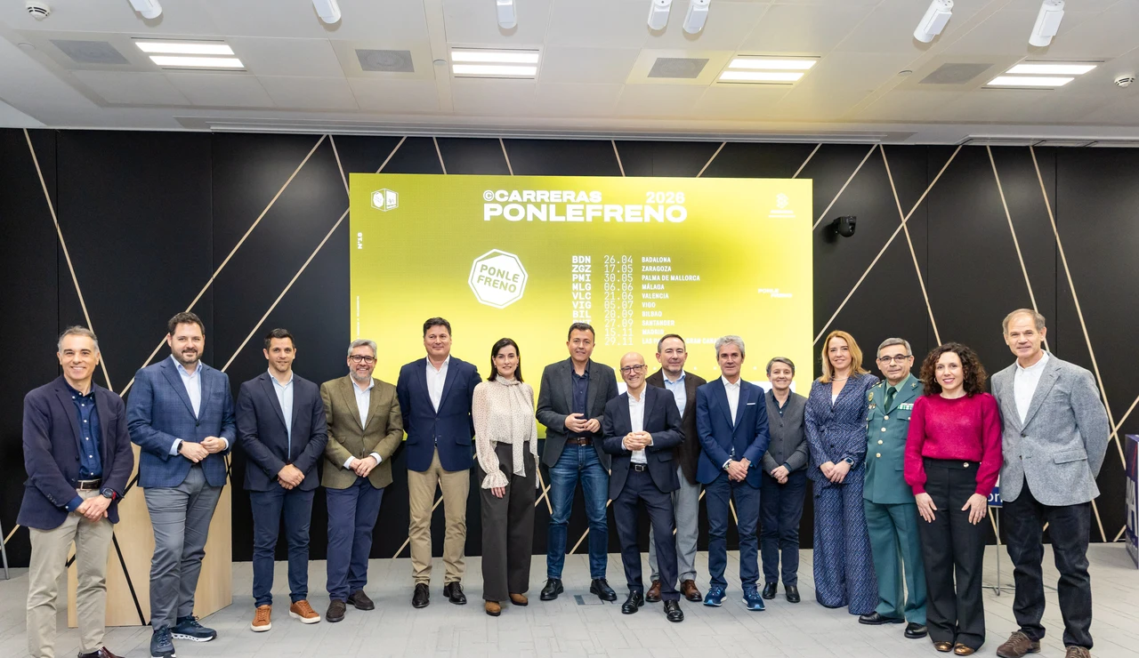 Foto de familia presentación del Circuito de Carreras PONLE FRENO 2026