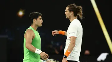Alexander Zverev y Carlos Alcaraz tras la semifinal del Open de Australia Alexander Zverev y Carlos Alcaraz tras la semifinal del Open de Australia