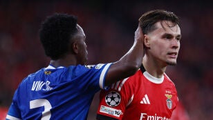 Vin&iacute;cius y  Amar Dedi, en el partido de ida en Lisboa