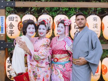 Ciervos sagrados, una masterclass de sushi y convertirse en geishas en el cuarto programa de El capit&aacute;n en Jap&oacute;n