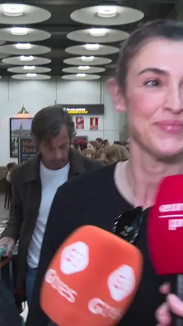 Blanca Romero y Quique Sánchez Flores en el aeropuerto Blanca Romero y Quique Sánchez Flores en el aeropuerto
