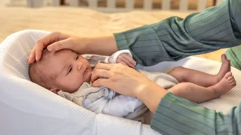 Bebé con su madre Bebé con su madre