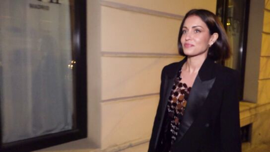 Hiba Abouk guarda silencio ante la prensa