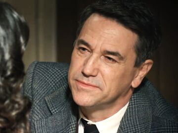 La joven decide frenar la conexi&oacute;n que tiene con el marido de Carmen&hellip; &iexcl;tan solo es un miembro del personal!