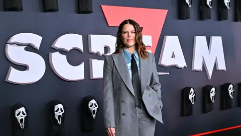 Neve Campbell en la premiere de Scream 7 Neve Campbell en la premiere de Scream 7