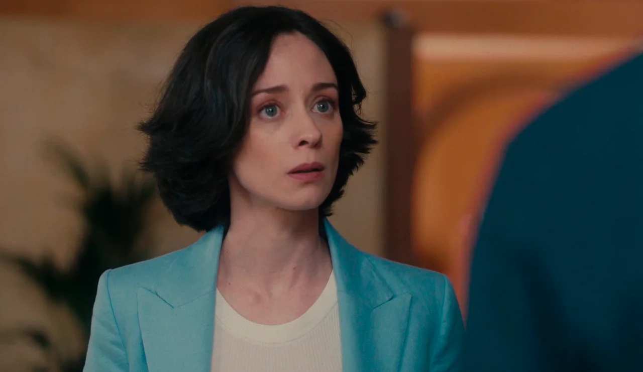 Amanda vuelve al lugar del crimen para demostrar que Daniela es inocente