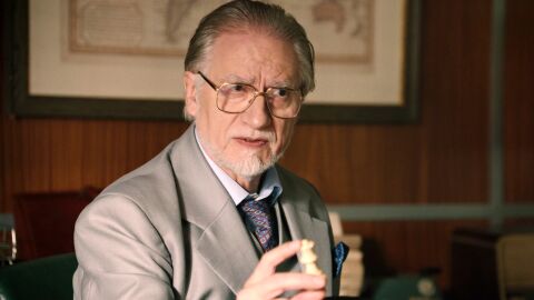 Cap&iacute;tulo 507 de Sue&ntilde;os de libertad; 26 de febrero: Dami&aacute;n, preocupado&hellip;&iexcl;el banco le ha denegado el cr&eacute;dito!