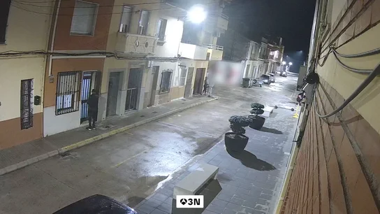 VÍDEO: Un perro consigue que el secuestrador de su dueña acabe huyendo en Valencia VÍDEO: Un perro consigue que el secuestrador de su dueña acabe huyendo en Valencia