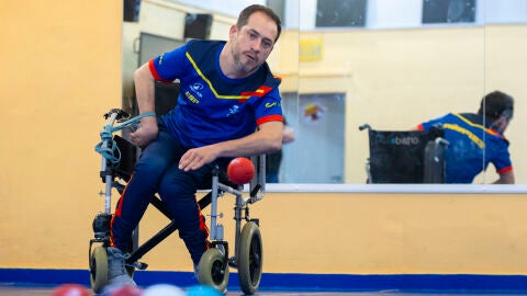 'El Langui', en un entrenamiento de boccia