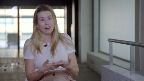 La presentadora no se muestra muy contenta en los entrenamientos bajo el agua. 