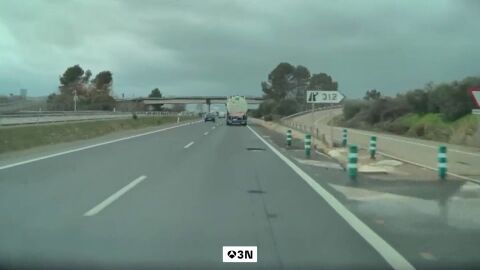 Los baches y la falta de mantenimiento multiplican los accidentes y los reventones de ruedas en las carreteras