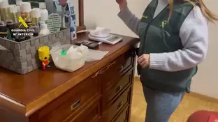 "Onlyfakes": Así ha llamado la Guardia Civil a una estafa económica a personas mayores para costear droga y plataformas para adultos "Onlyfakes": Así ha llamado la Guardia Civil a una estafa económica a personas mayores para costear droga y plataformas para adultos