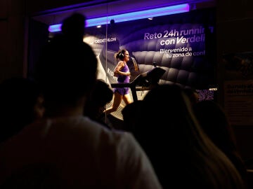 La atleta y creadora de contenido Verdeliss durante el 'Reto 24h running con Verdeliss'