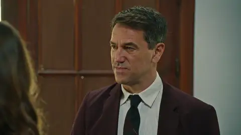 Gabriel, en shock al ver a Beatriz en su casa: ¡su primera mujer se ha ganado la confianza de Begoña! Gabriel, en shock al ver a Beatriz en su casa: ¡su primera mujer se ha ganado la confianza de Begoña!