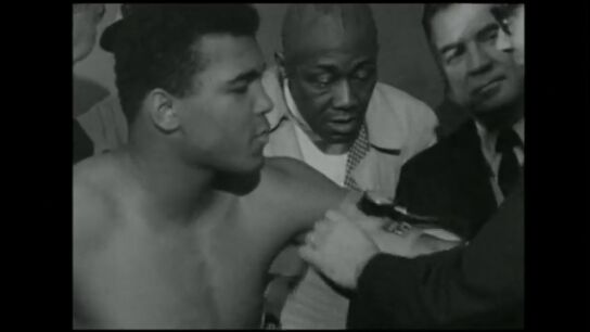 Cassius Clay adopta el nombre Muhammad Ali
