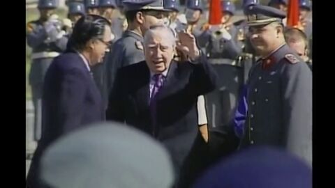 Pinochet regresa a Chile tras ser puesto en libertad