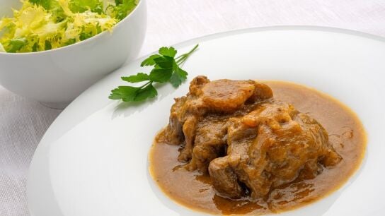 Receta f&aacute;cil de rabo de ternera en escabeche, de Karlos Argui&ntilde;ano: "No os lo perd&aacute;is porque merece la pena"