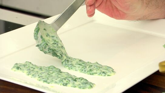 Argui&ntilde;ano elabora una bechamel perfecta para todo tipo de pescados