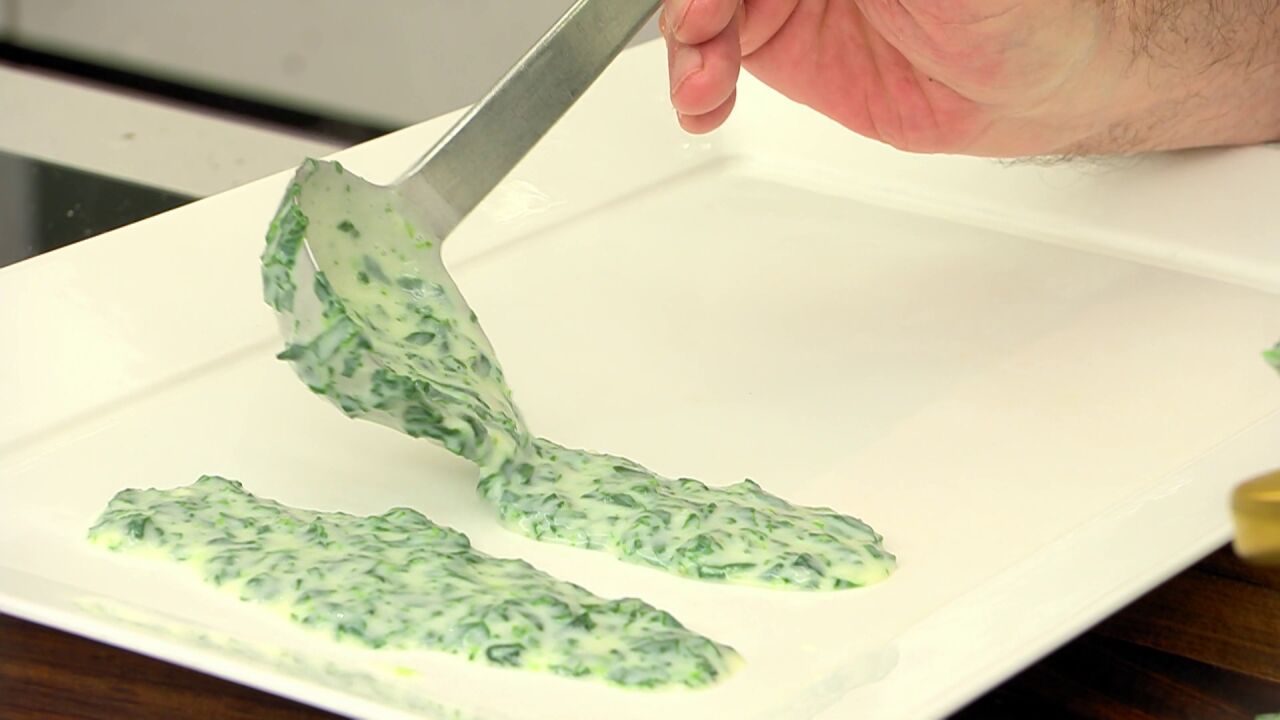 Arguiñano elabora una bechamel perfecta para todo tipo de pescados