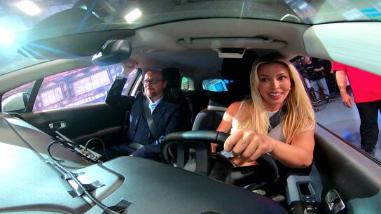 Jessica Goicoechea invita a Santiago Segura a vivir su reto de conducción desde dentro: “Si muero habrá un sobresueldo” 