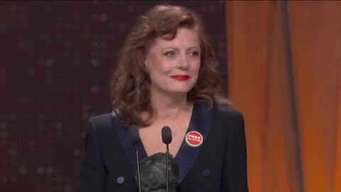 Susan Sarandon llama a la compasi&oacute;n y condena la violencia al recibir el Goya Internacional y Gonzalo Su&aacute;rez, Goya de Honor, reivindica el cine para "so&ntilde;ar despierto"