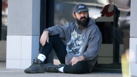 Shia Labeouf en la calle