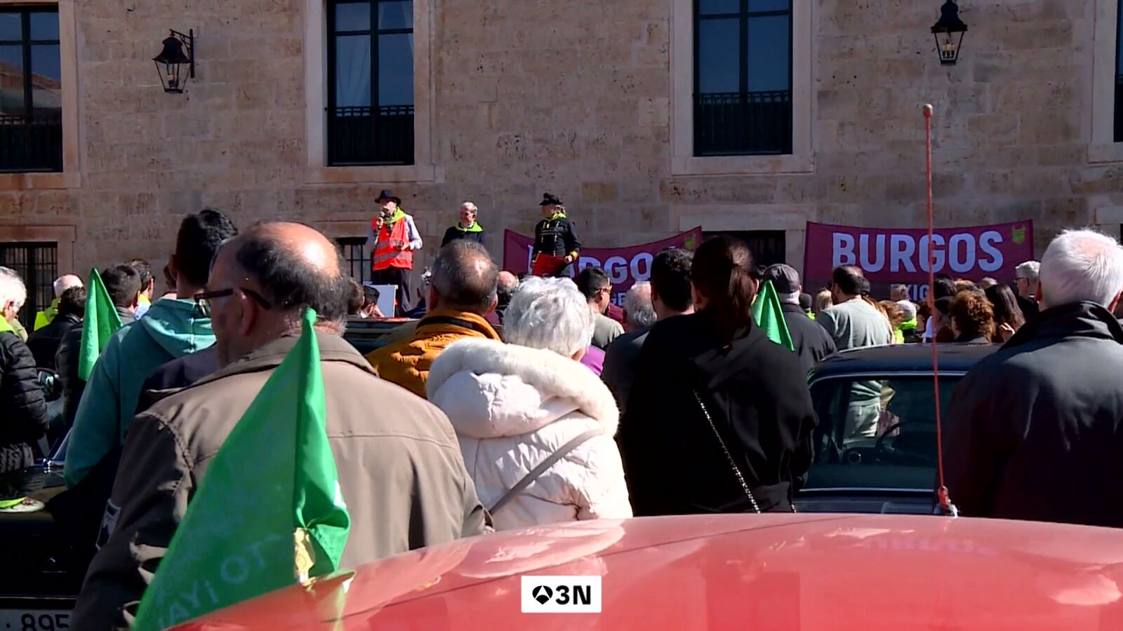 Una caravana de protesta exige reabrir la línea directa Madrid-Burgos 14 años después de su cierre