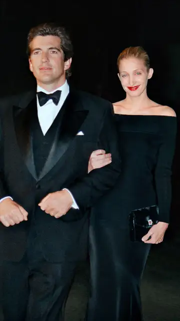 Carolyn Bessette-Kennedy y John F. Kennedy Jr Carolyn Bessette-Kennedy y John F. Kennedy Jr