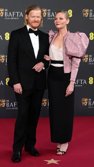 Jesse Plemons y Kirsten Dunst en la gala de los premios BAFTA Jesse Plemons y Kirsten Dunst en la gala de los premios BAFTA