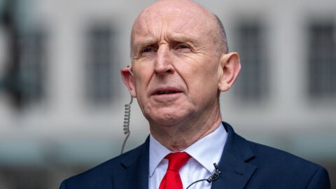 El secretario de Defensa del Reino Unido, John Healey