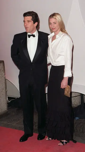Carolyn Bessette-Kennedy y John F. Kennedy Jr Carolyn Bessette-Kennedy y John F. Kennedy Jr
