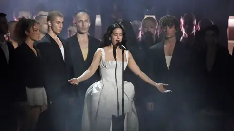 Rosalía con su segundo look en los Brit Awards 2026 Rosalía con su segundo look en los Brit Awards 2026