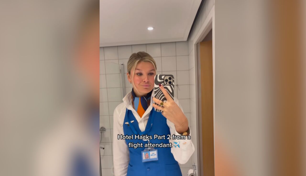 Esther Sturrus, azafata de la aerol&iacute;nea KLM 