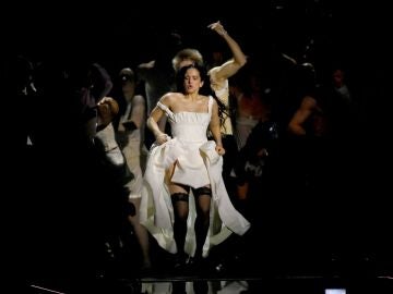 Rosal&iacute;a con su segudo look en los Brit Awards 2026 bailando al ritmo del techno