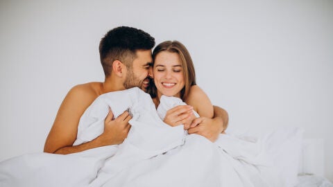 Pareja en la cama