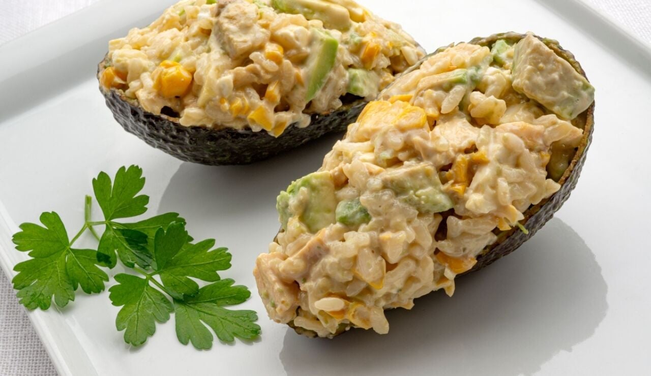 Argui&ntilde;ano: aguacates rellenos de arroz y ma&iacute;z, una receta equilibrada que te dejar&aacute; saciado y lleno de energ&iacute;a