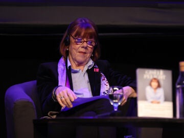 Gis&egrave;le Pelicot en la presentaci&oacute;n de sus memorias "Un himno a la vida"