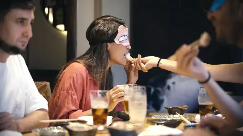Joaquin y su familia se la juegan probando el pez globo Joaquin y su familia se la juegan probando el pez globo