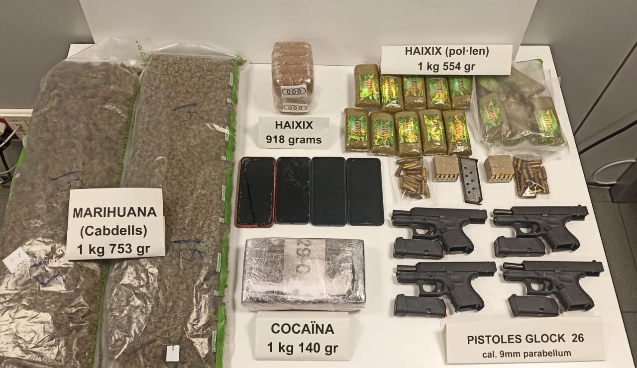 Material incautado en la operaci&oacute;n por los Mossos d'Esquadra.