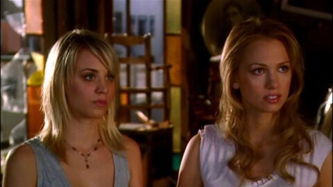 Kaley Cuoco en Embrujadas