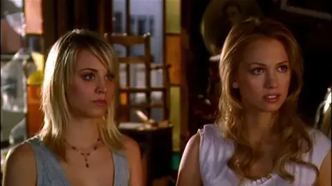 Kaley Cuoco en Embrujadas Kaley Cuoco en Embrujadas