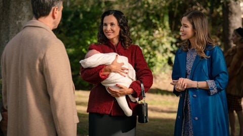 Begoña, Beatriz, Juanito y Gabriel en el capítulo 518 de Sueños de libertad