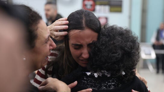 Llegada al aeropuerto de Barajas de un grupo de espa&ntilde;oles evacuados por el conflicto en Oriente Medio
