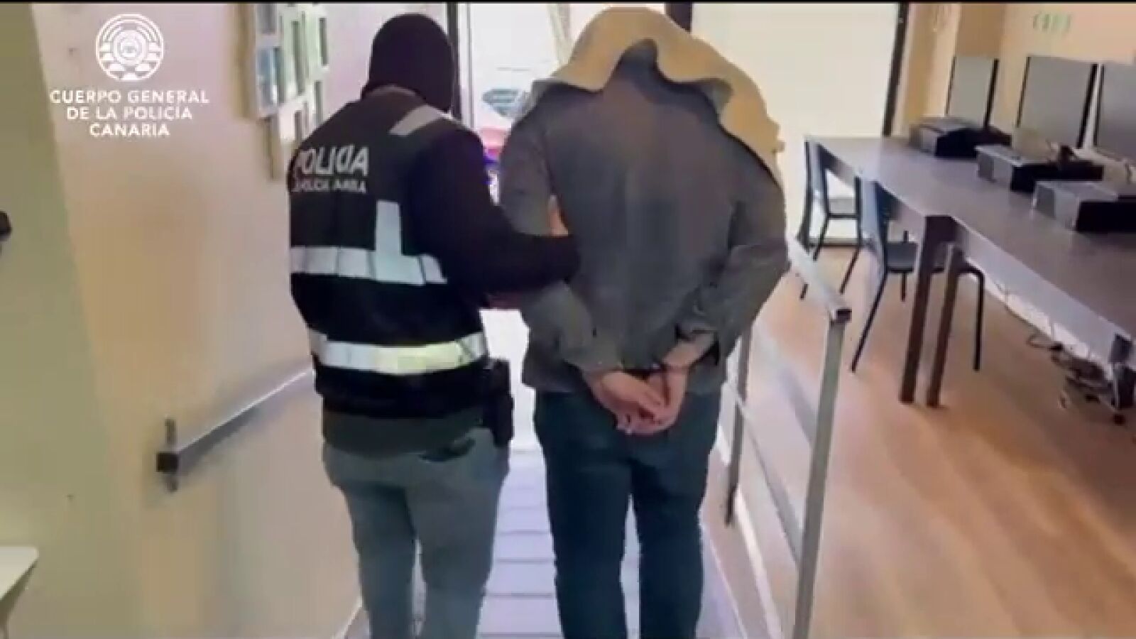 Detenidos tres extrabajadores de un centro de menores migrantes en Tenerife por malos tratos
