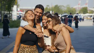 Joaquín y Susana descubren en lado más picante de Osaka en el quinto episodio de El capitán en Japón Joaquín y Susana descubren en lado más picante de Osaka en el quinto episodio de El capitán en Japón