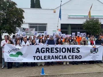 Imagen de archivo de una concentración de profesionales sanitarios Imagen de archivo de una concentración de profesionales sanitarios