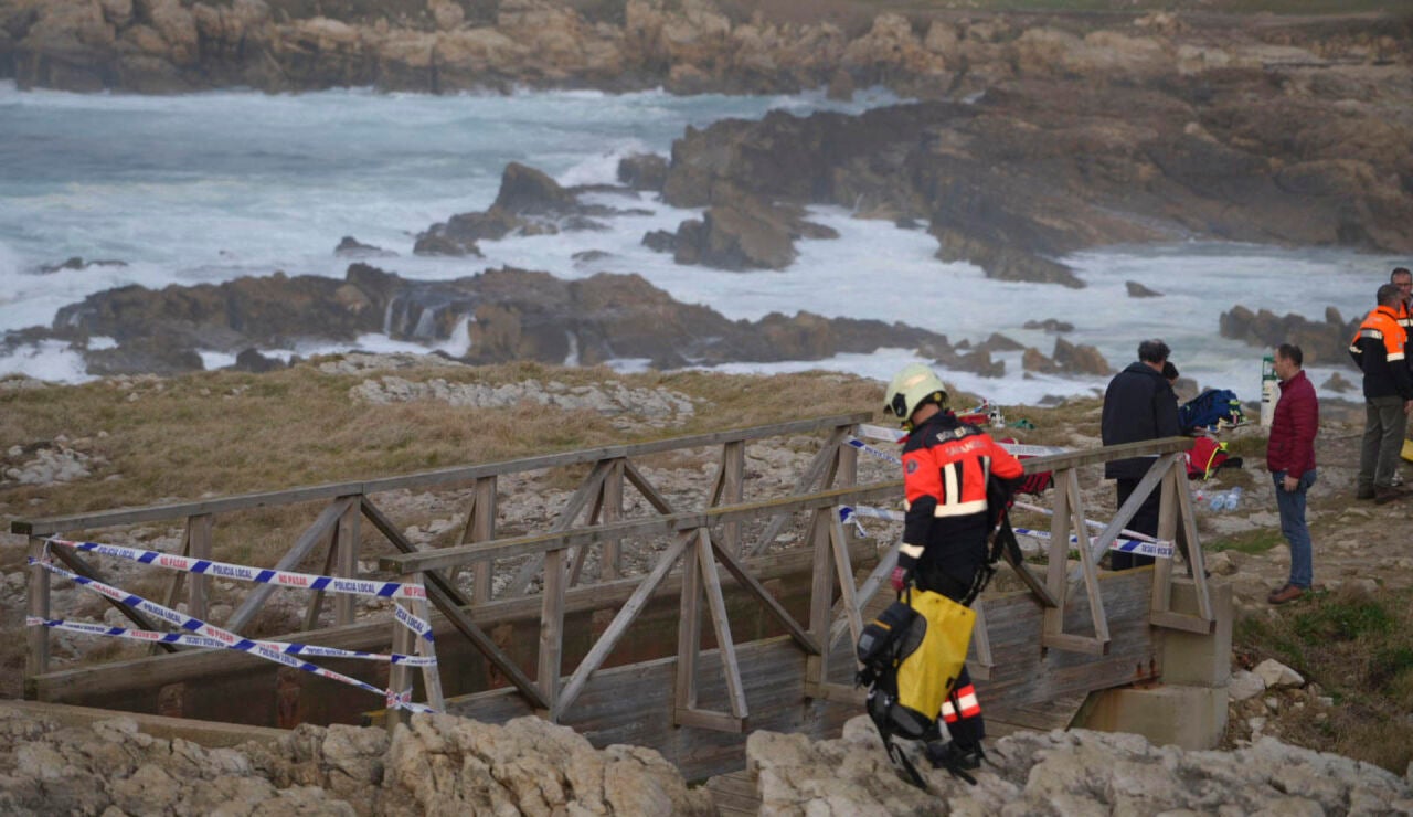Contin&uacute;a el dispositivo de b&uacute;squeda para dar con el desaparecido en el accidente de Santander