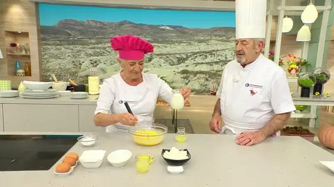 Agrega la leche poco a poco Agrega la leche poco a poco