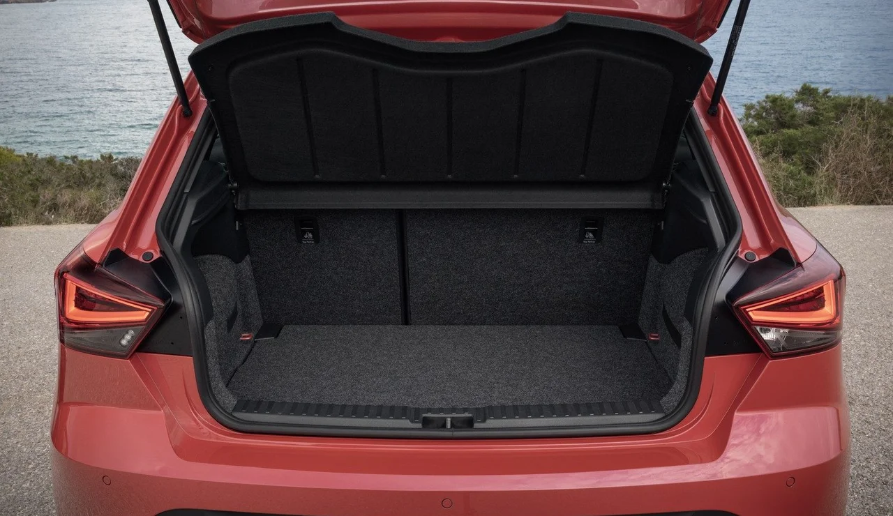 La batalla de los maleteros: el Seat Ibiza, el más vendido del 2026, contra sus rivales