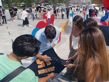 El inesperado encuentro de Joaqu&iacute;n con un fan japon&eacute;s
